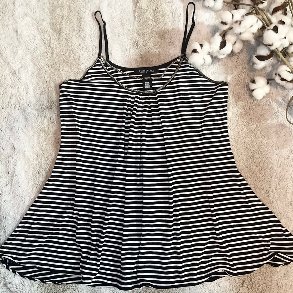 WHITE HOUSE BLACK MARKET Black and White Striped Stretch Tank Top Size Small.